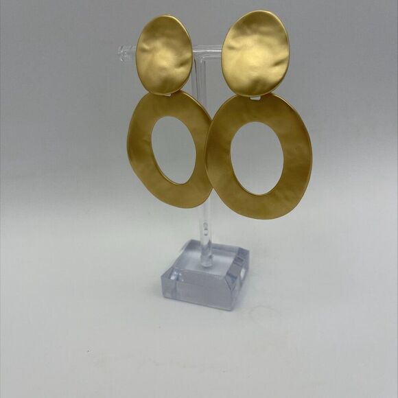 Long multi chain,gold tones, peridot like bead, EUC, vintage, fashion jewellery - Picture 14 of 16